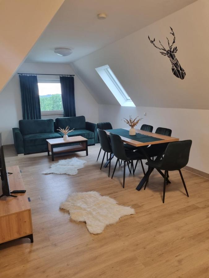 Apartamenty Jelen Pod Grapom Banska Nizna المظهر الخارجي الصورة